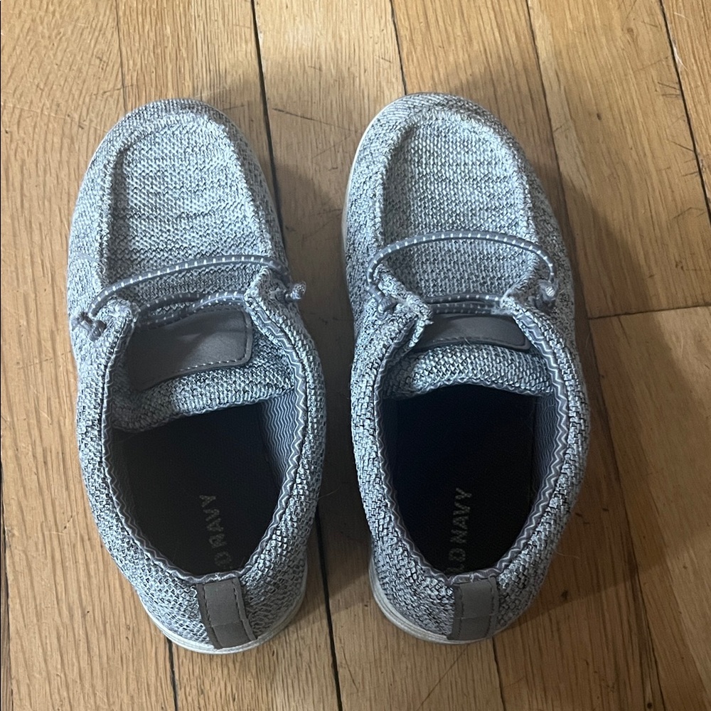 Old Navy Kids' Light Gray Slip-On Knit Moccasins